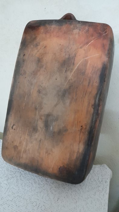 Assadeira em barro para assar,bom estado