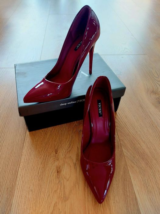 Piękne wysokie szpilki 38