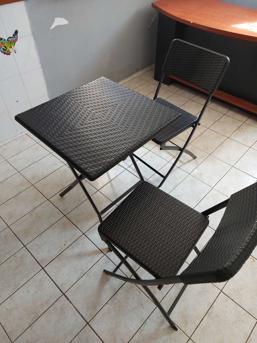 Розкладні столики і стільчики