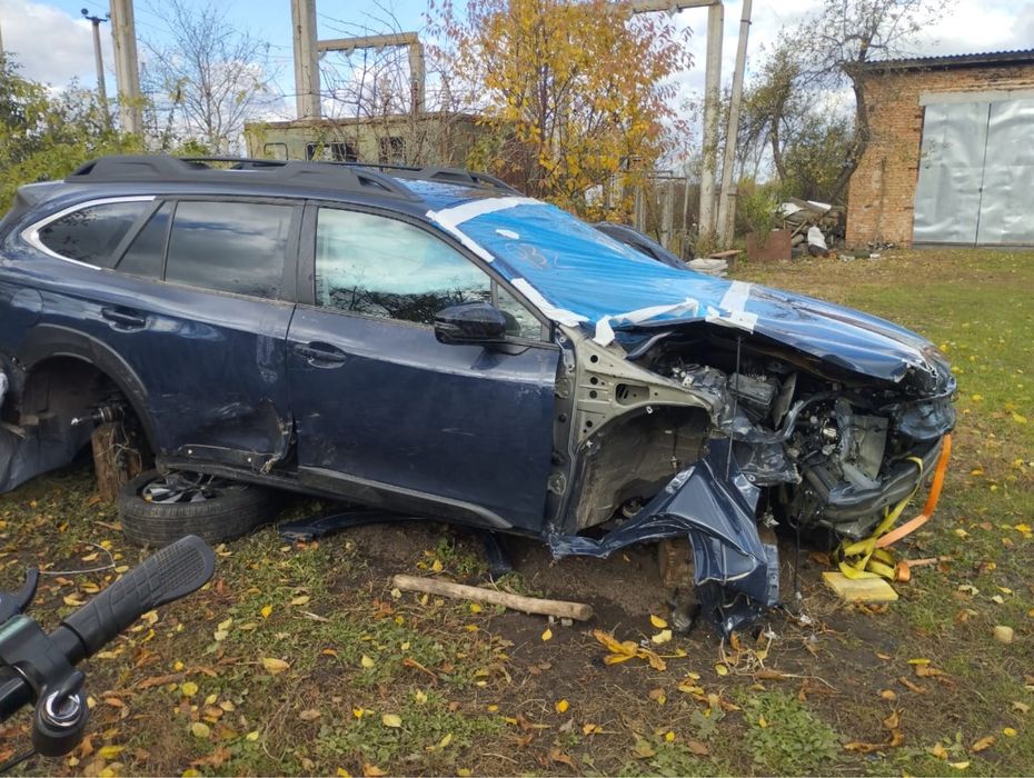 Розбираю Субару Оутбек б16