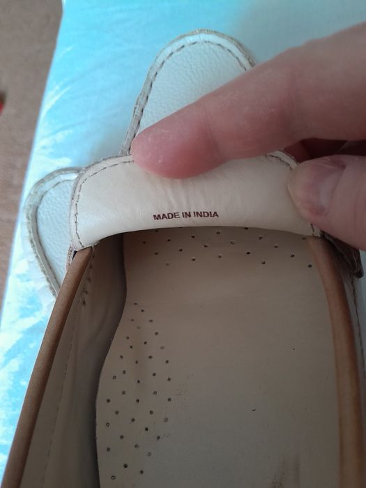 Шкіряні мокасини бренда COLE HAAN