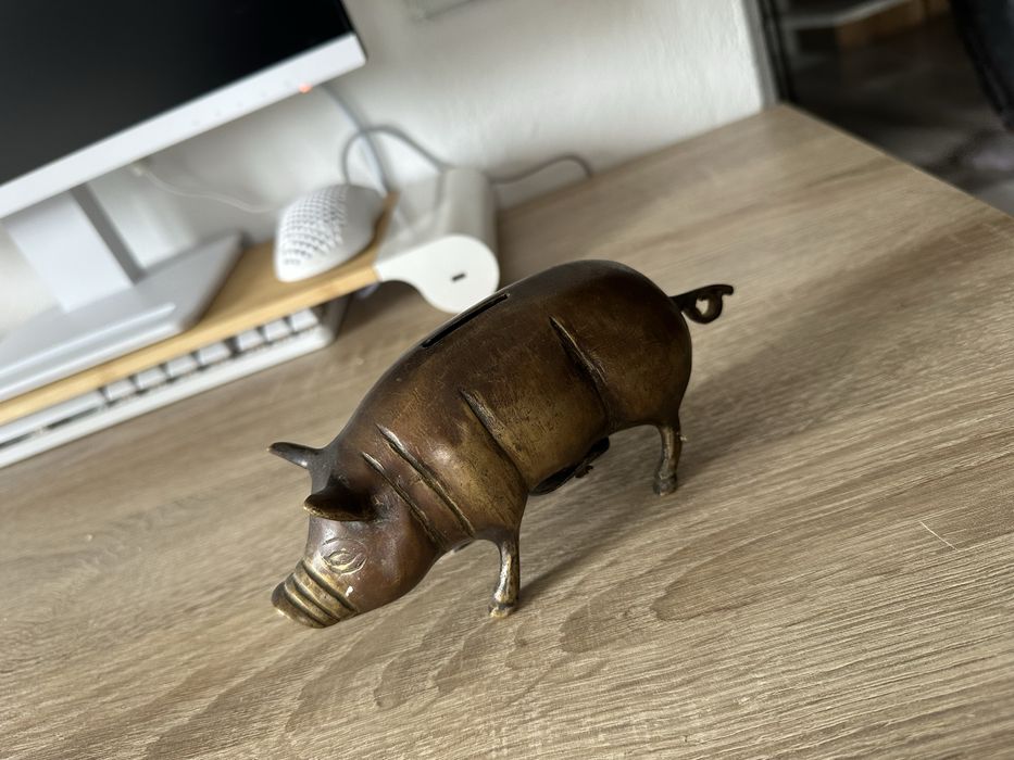 Mosiężna swinka skarbonka