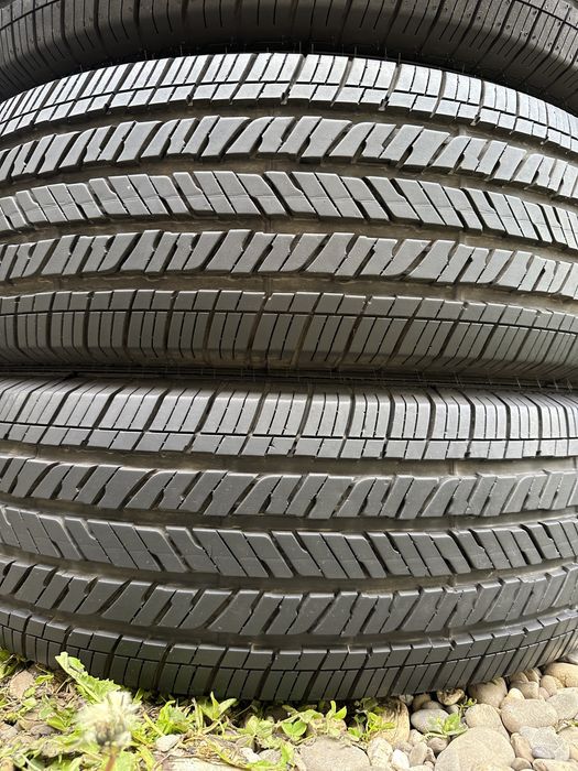 255/70/18 Brisgetsone Dueler H/T 685