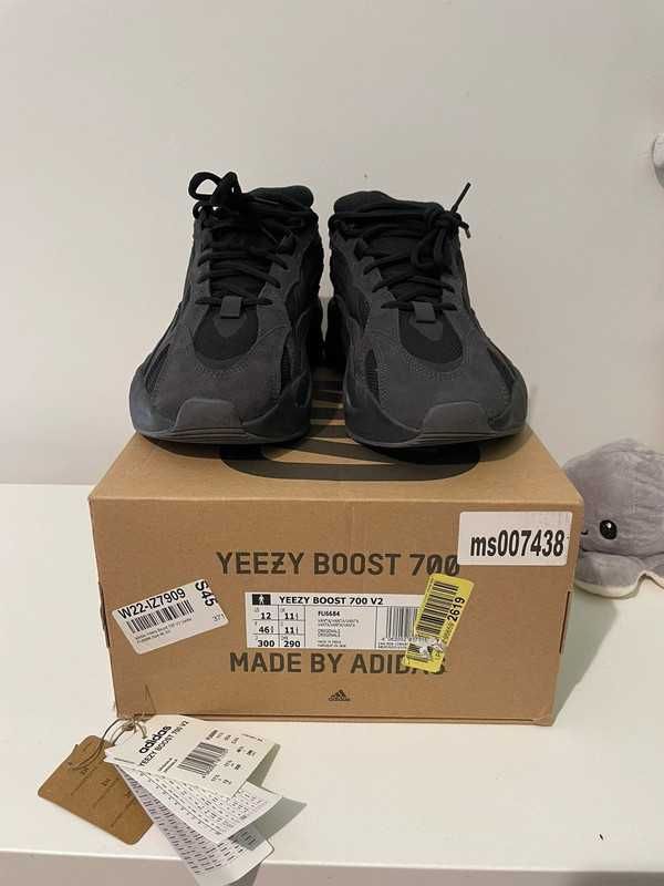 Yeezy 700 v2 vanta