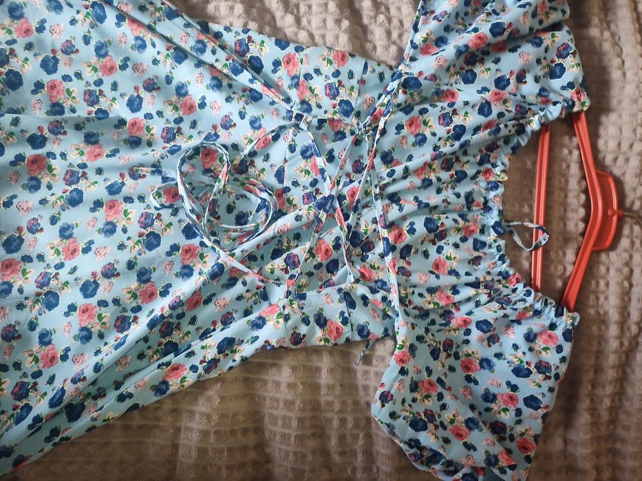 Жіноча сукня на затяжках