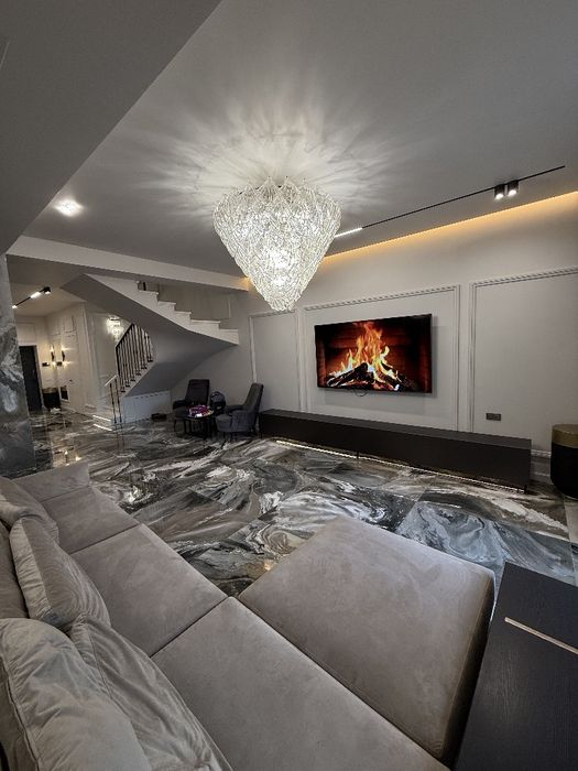 Продаж Елітного Будинку-Дуплекса з ремонтом в центрі міста Чернівці