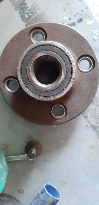 Продам выжимной подшипник на Nissan Sunny N14 92г 1.4