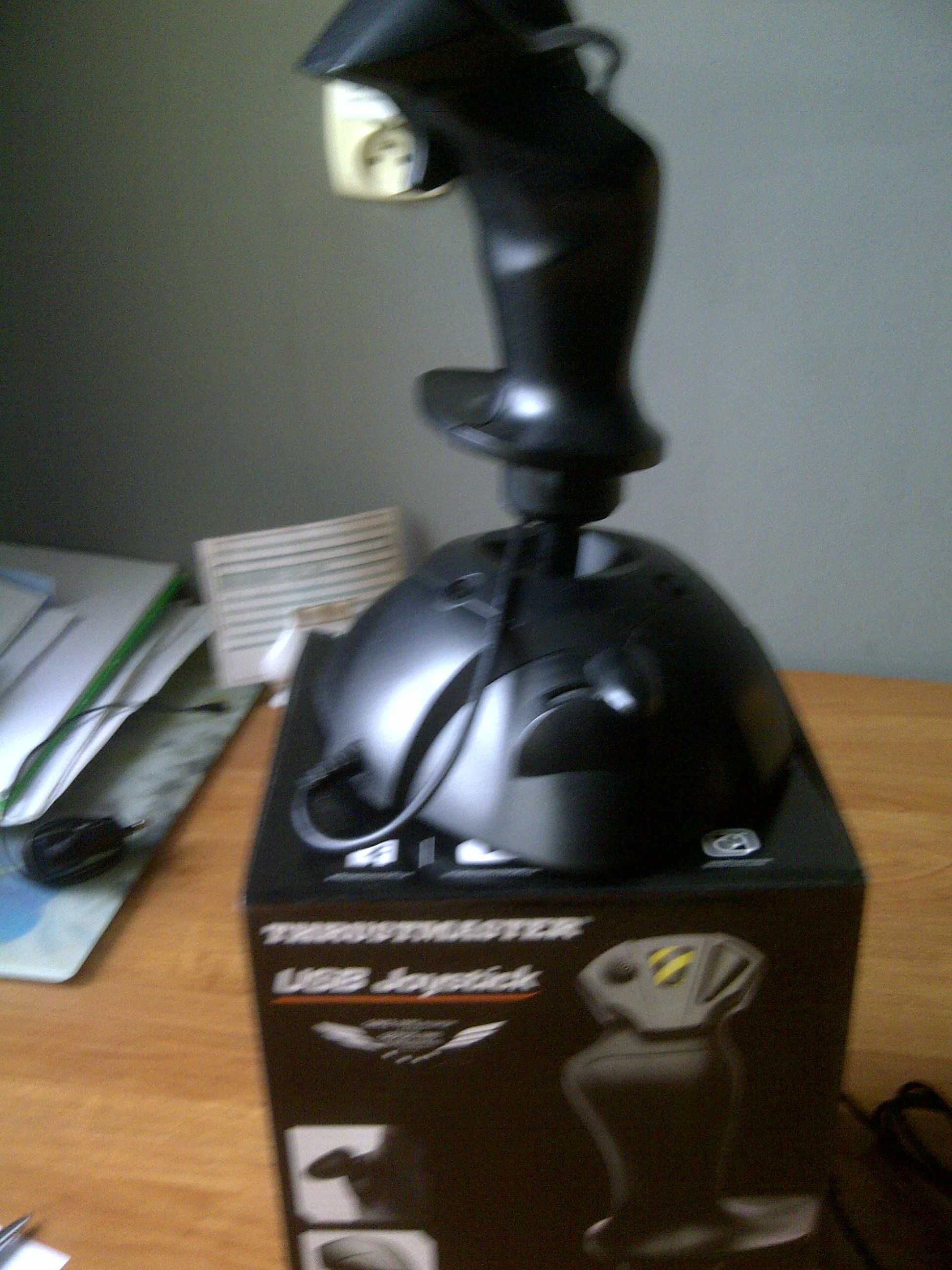 Joystick Thrustmaster USB PC