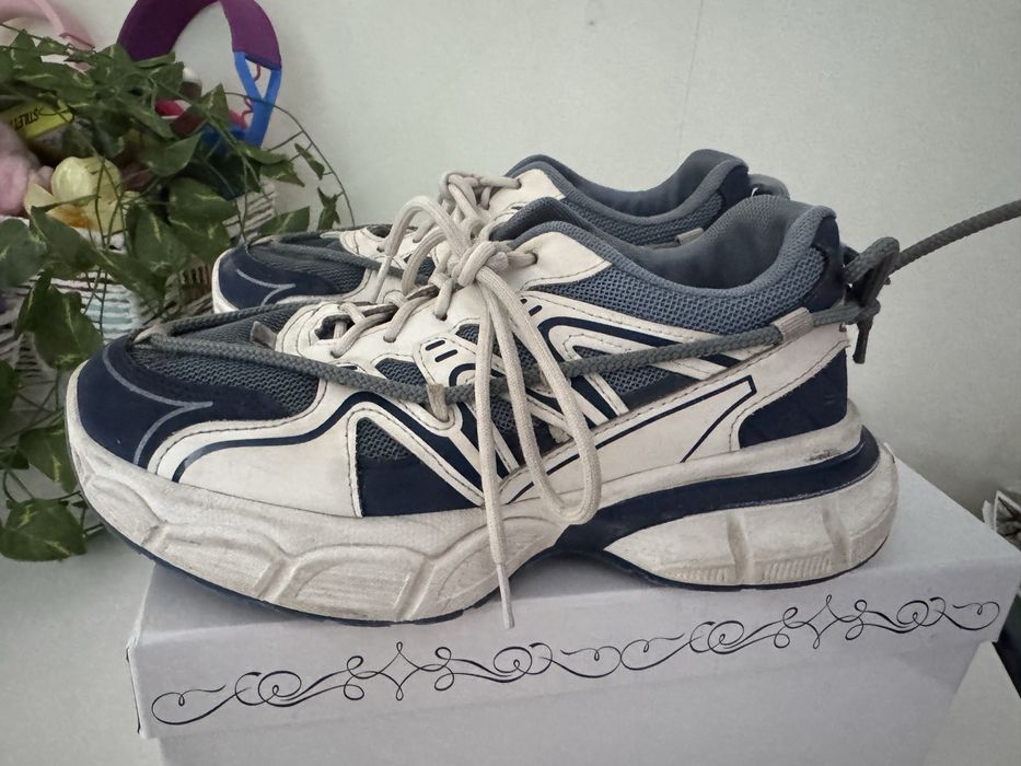 Кроссовки lonza модель sopra 38 размер