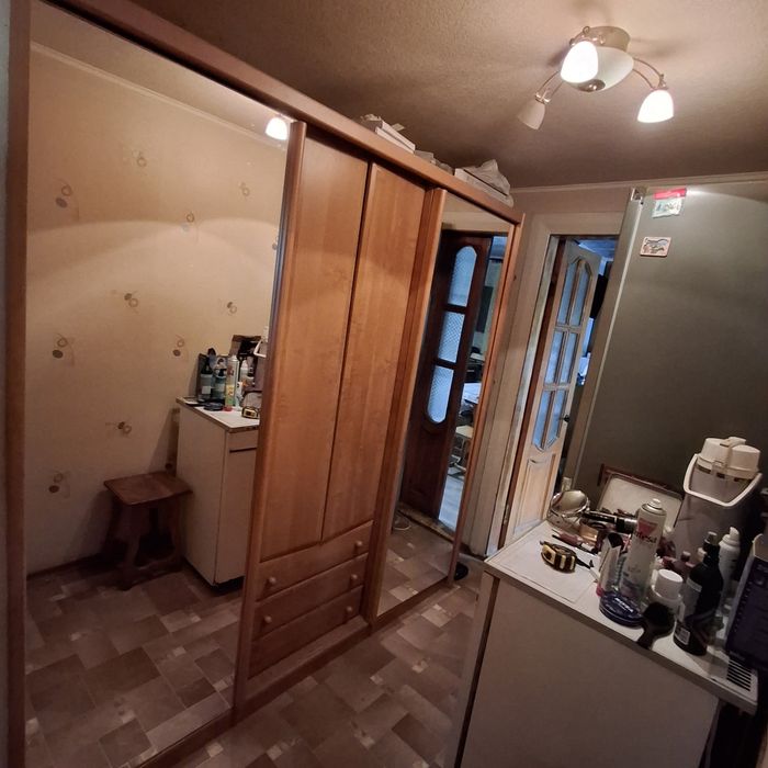 Продам недорого польский шкаф