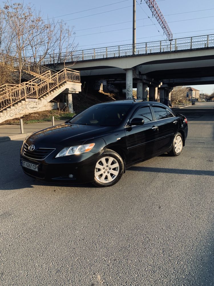 Продам ЖИВУЮ camry 40 2011 первая регистрация