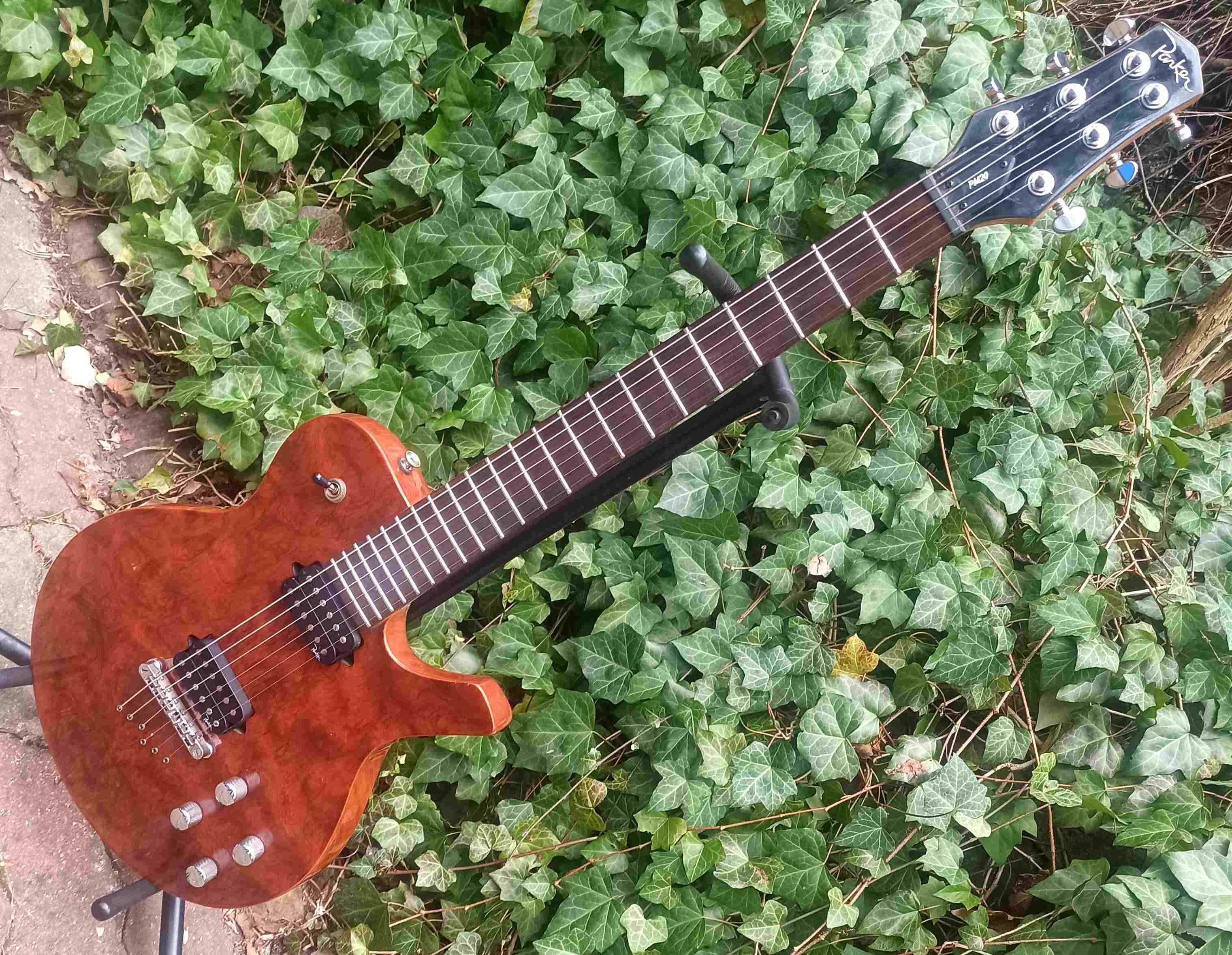 Gitara elektryczna Les Paul Parker P-20