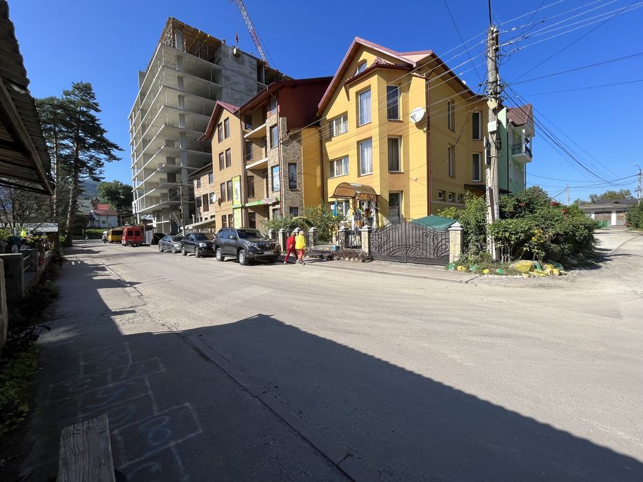 Продаж будівлі в центрі Яремче