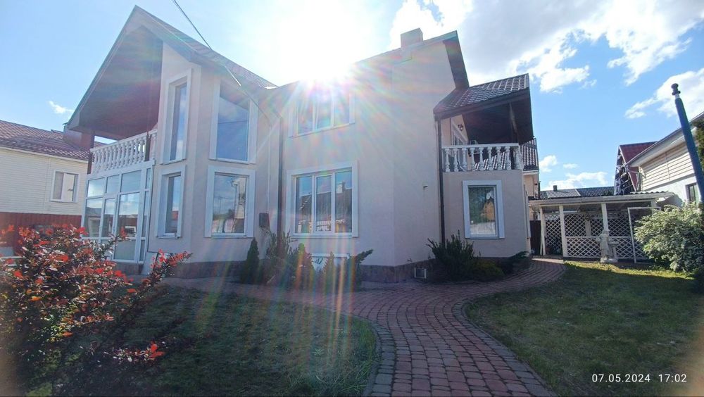 Продаж будинку 250 м з меблями та технікою