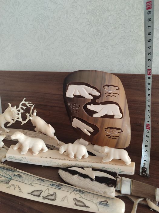 Вироби з моржової кістки