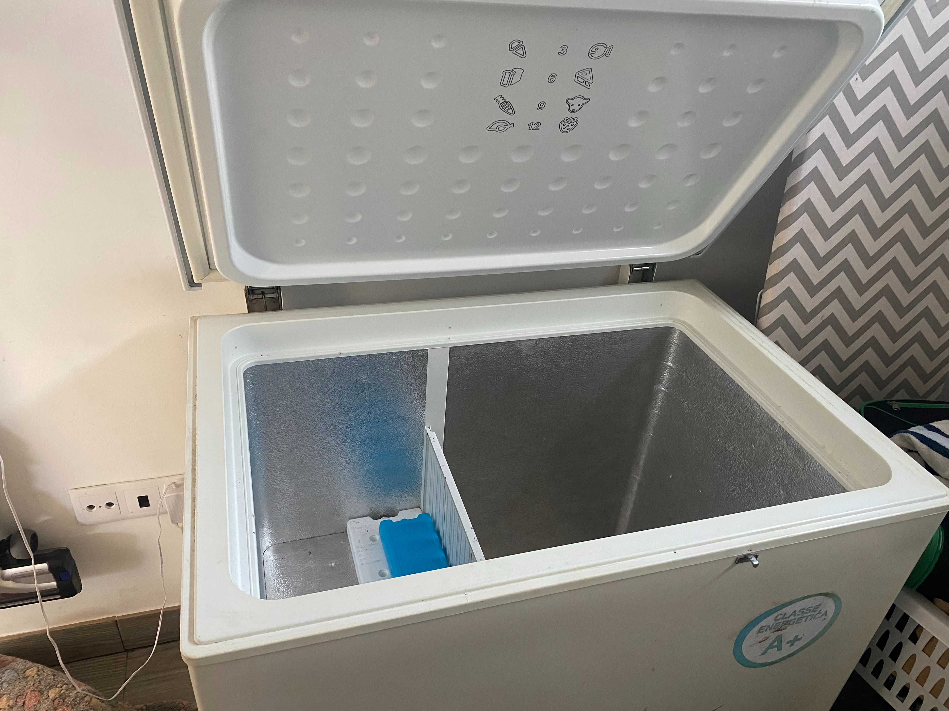 Arca em exelente estado 200L