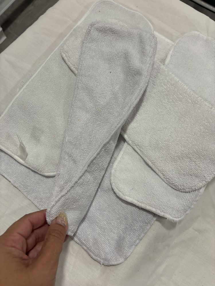 Varios absorventes para fraldas reutilizaveis