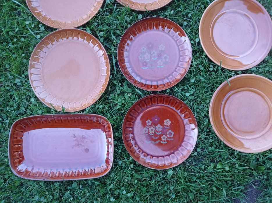 Tułowice-talerze+kubki dzwonki z okresu PRL 17szt