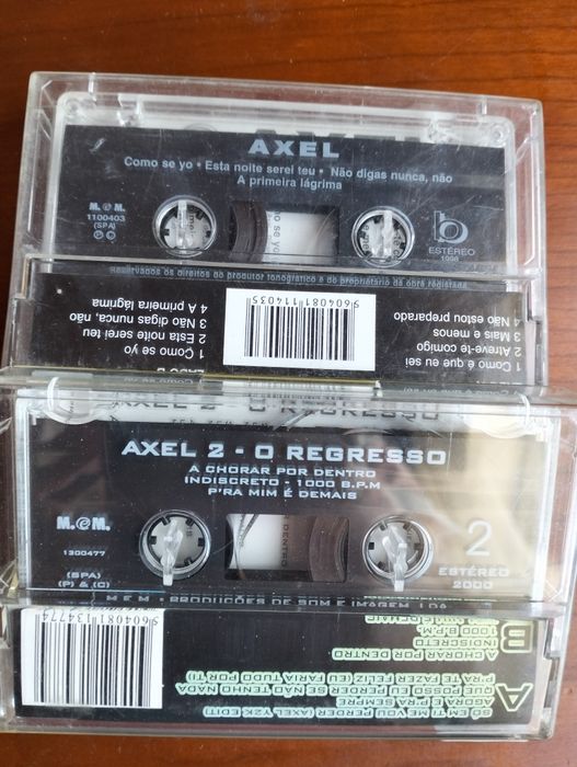 Duas antigas K7 Axel