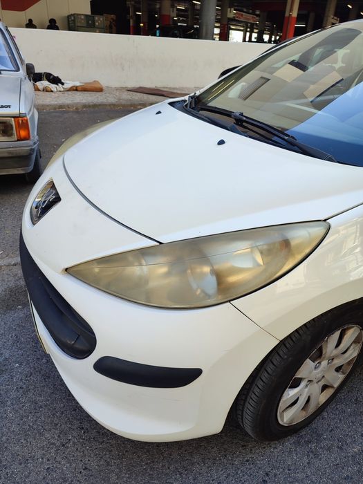 Peugeot 207 comercial
