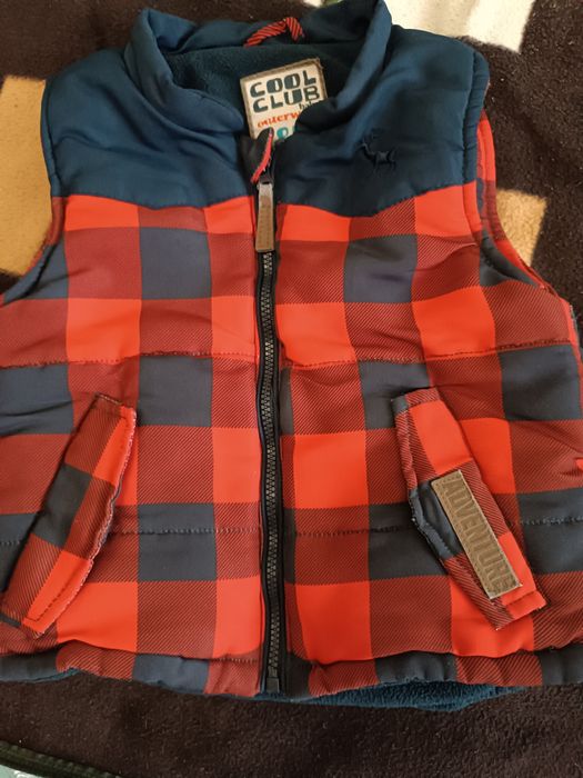Продам жилетку детскую