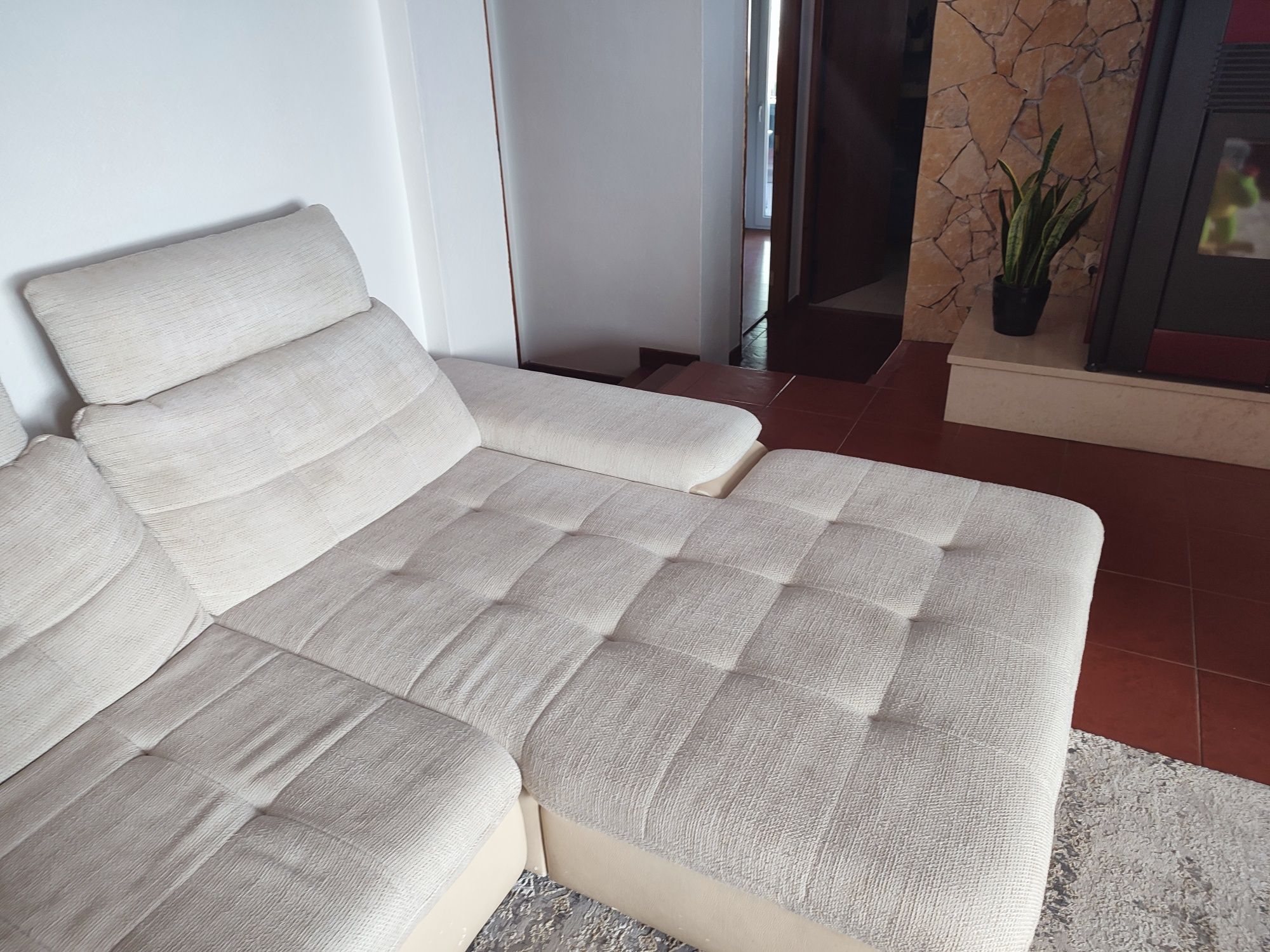 Sofá cama com chaise longue a esquerda