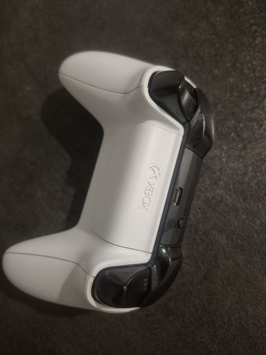 Pad Xbox One/PC biały, oryginalny, model 1708