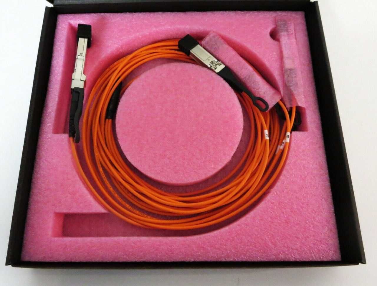 Оптиковолоконний кабель Finisar FCBN510QE2C03 4x10Gb/s QSFP-4xSFP+ 3m