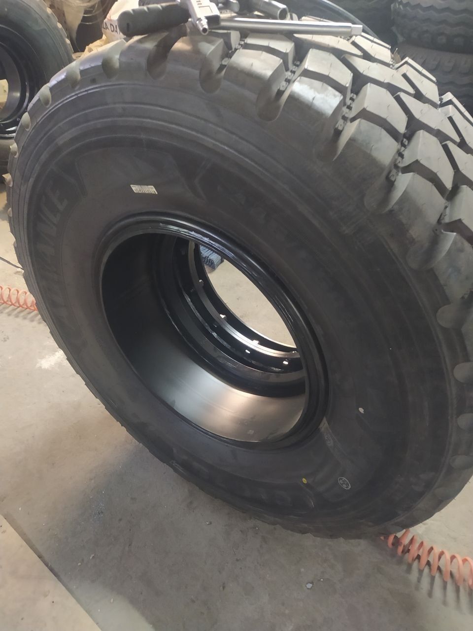 Розбірні диски 12.00R20 / 14.00R20 / 395.80R20 під RunFlat. Диск.