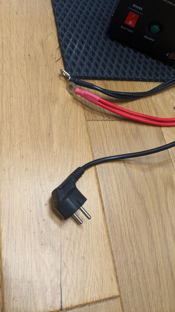 ИБП/ДБЖ з правильною синусоїдою LPY-B-PSW-1000VA+ (700Вт) 10A/20A