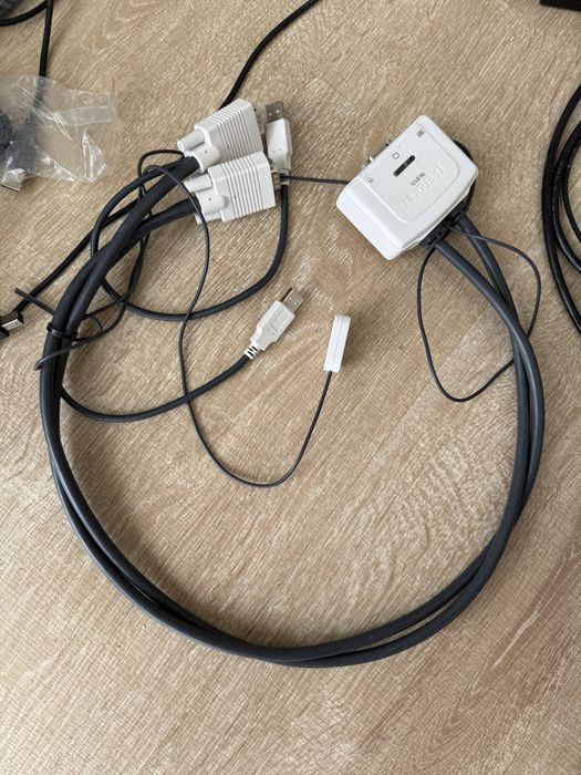 Cabo KVM TRENDnet – VGA + USB – Bom estado