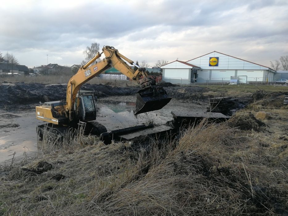 Wykopy stawów.Usługi koparką gąsienicową . Kruszony beton