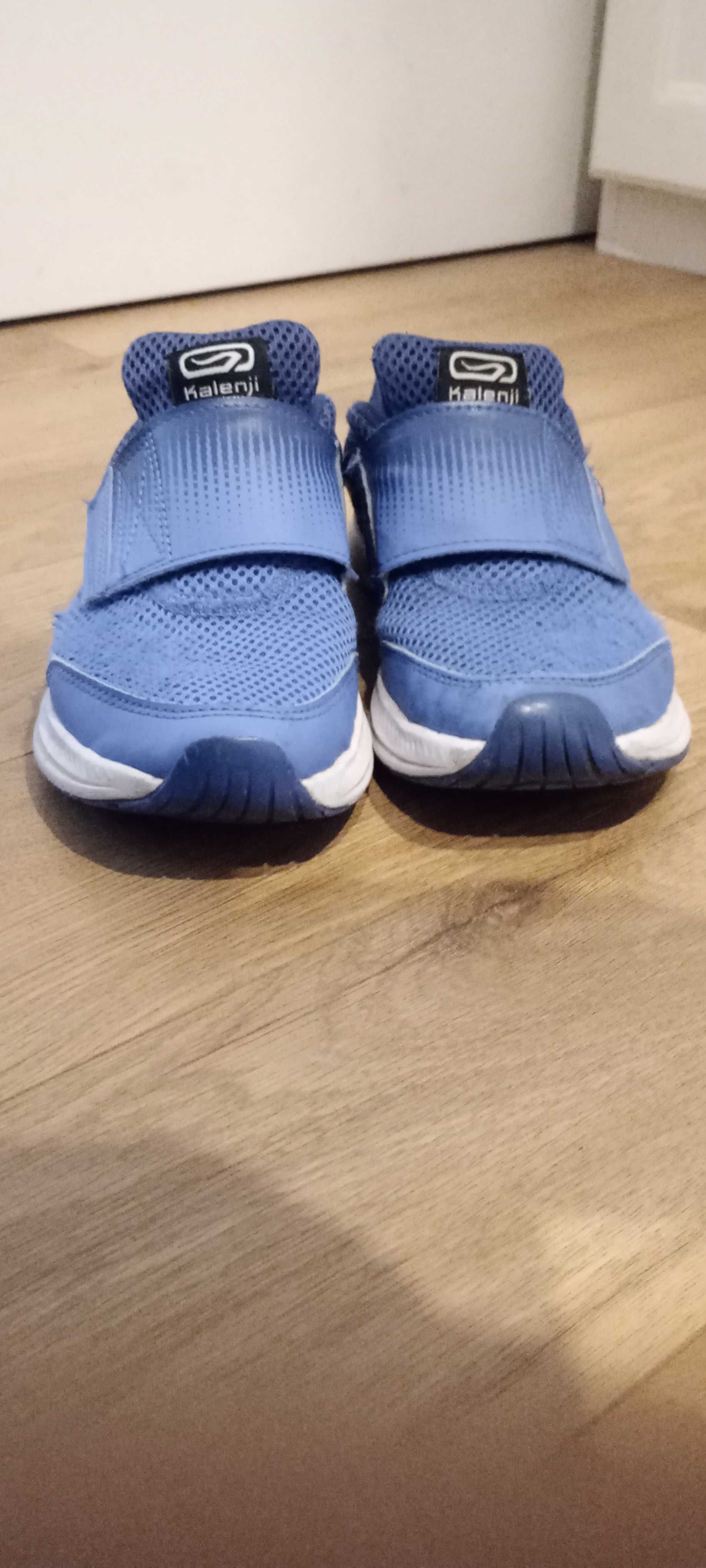 Buty Kilenji, na wf, do szkoły, rozmiar 34, Decathlon. Biała podeszwa