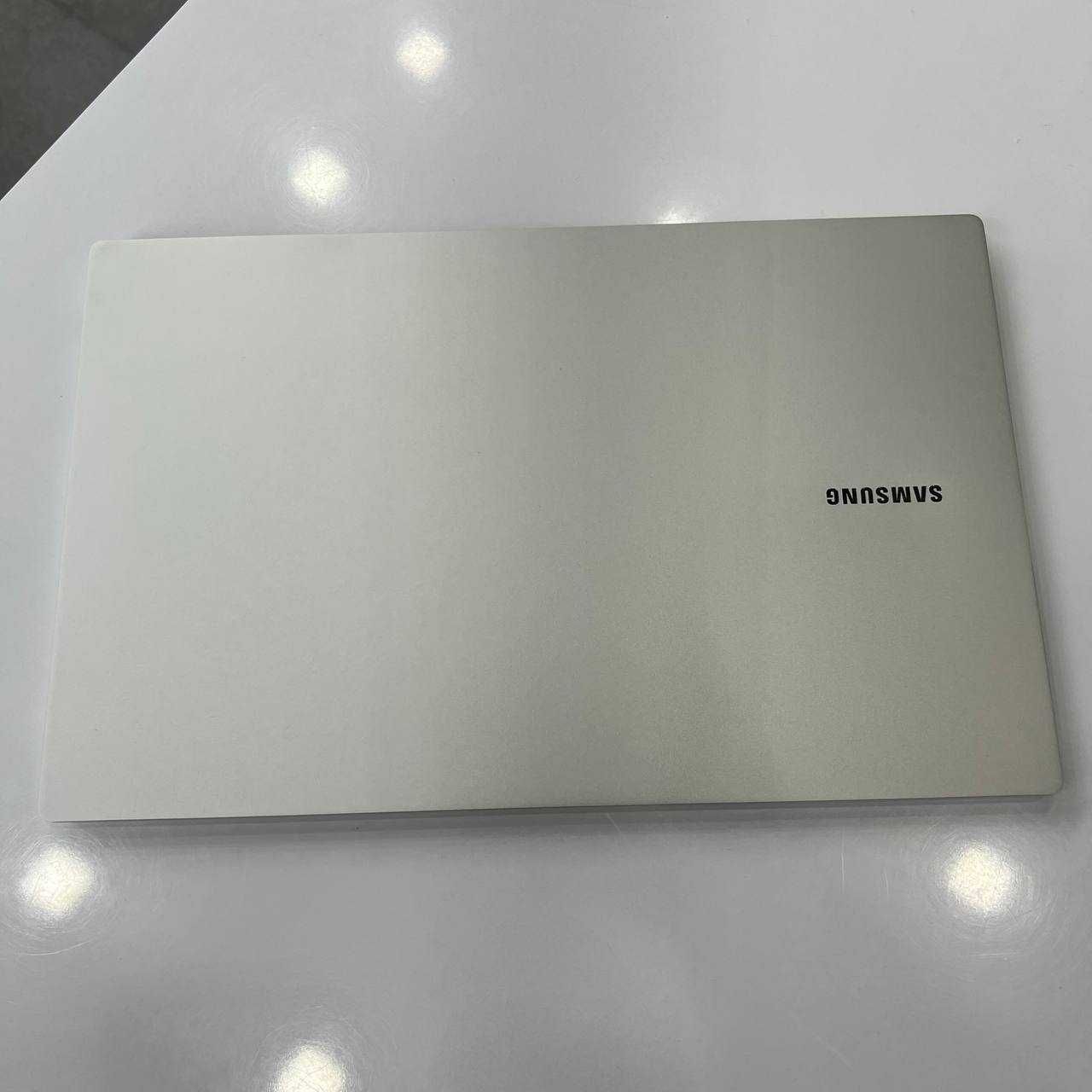 Ноутбук Samsung Galaxy Book Pro Intel Core i5-1135G7/8Gb/512Gb SSD