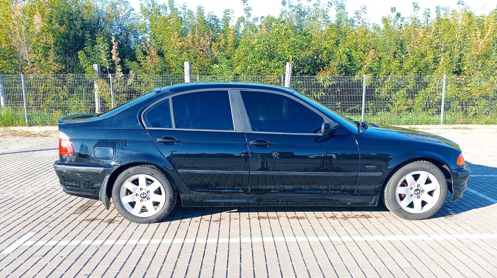 Продам BMW 320i 2.0л