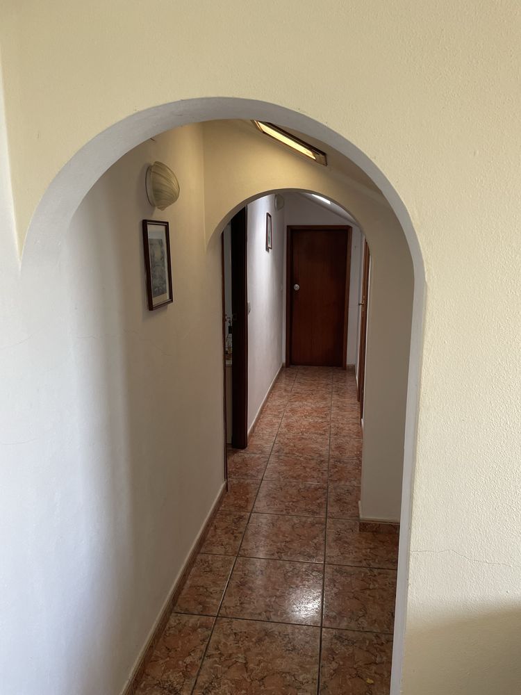 Quarto para arrendamento mensal(garagem disponivel)