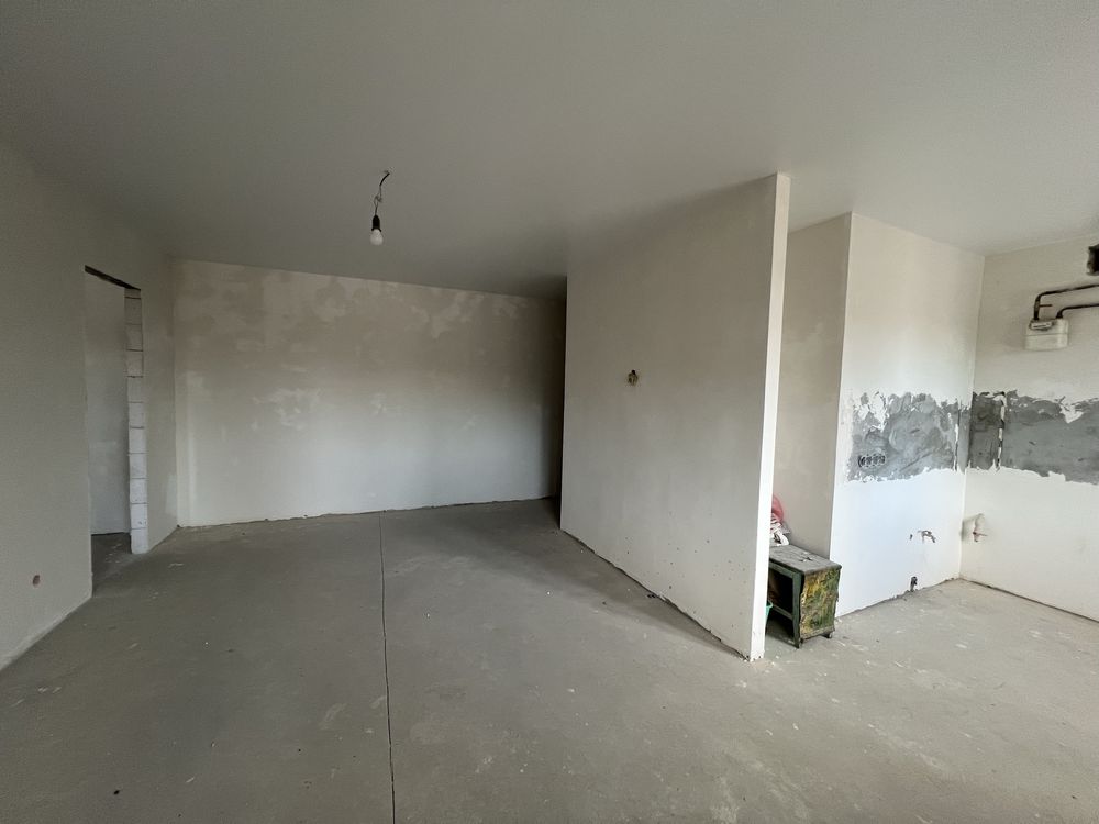 Продам 2-х кімнатну квартиру в центрі