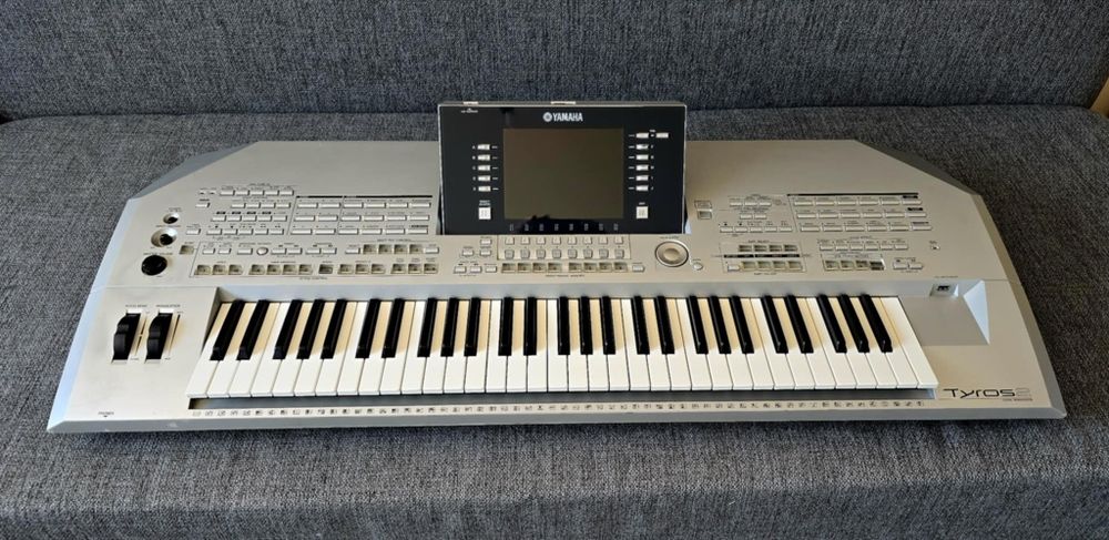 Keyboard Yamaha Tyros 2 stan dobry + futerał + stojak, odbiór lub dowó