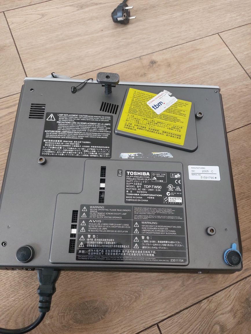 Projektor rzutnik Toshiba tdp-tw90