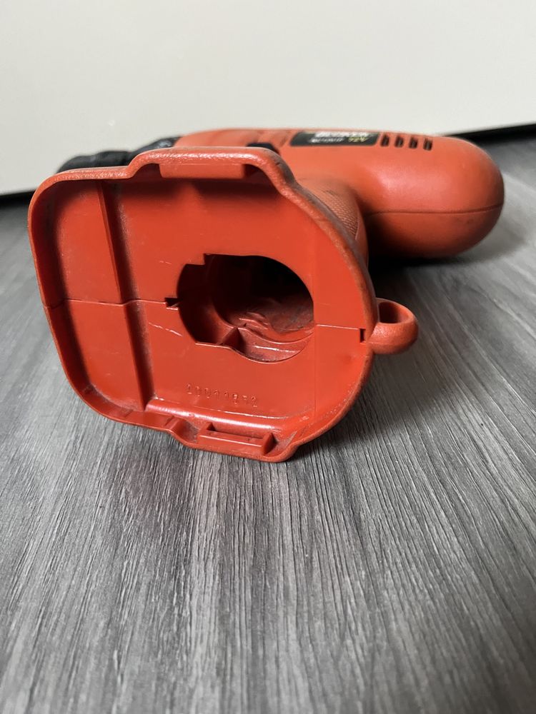 Шуруповерт Black&Decker 12 V без комплекту