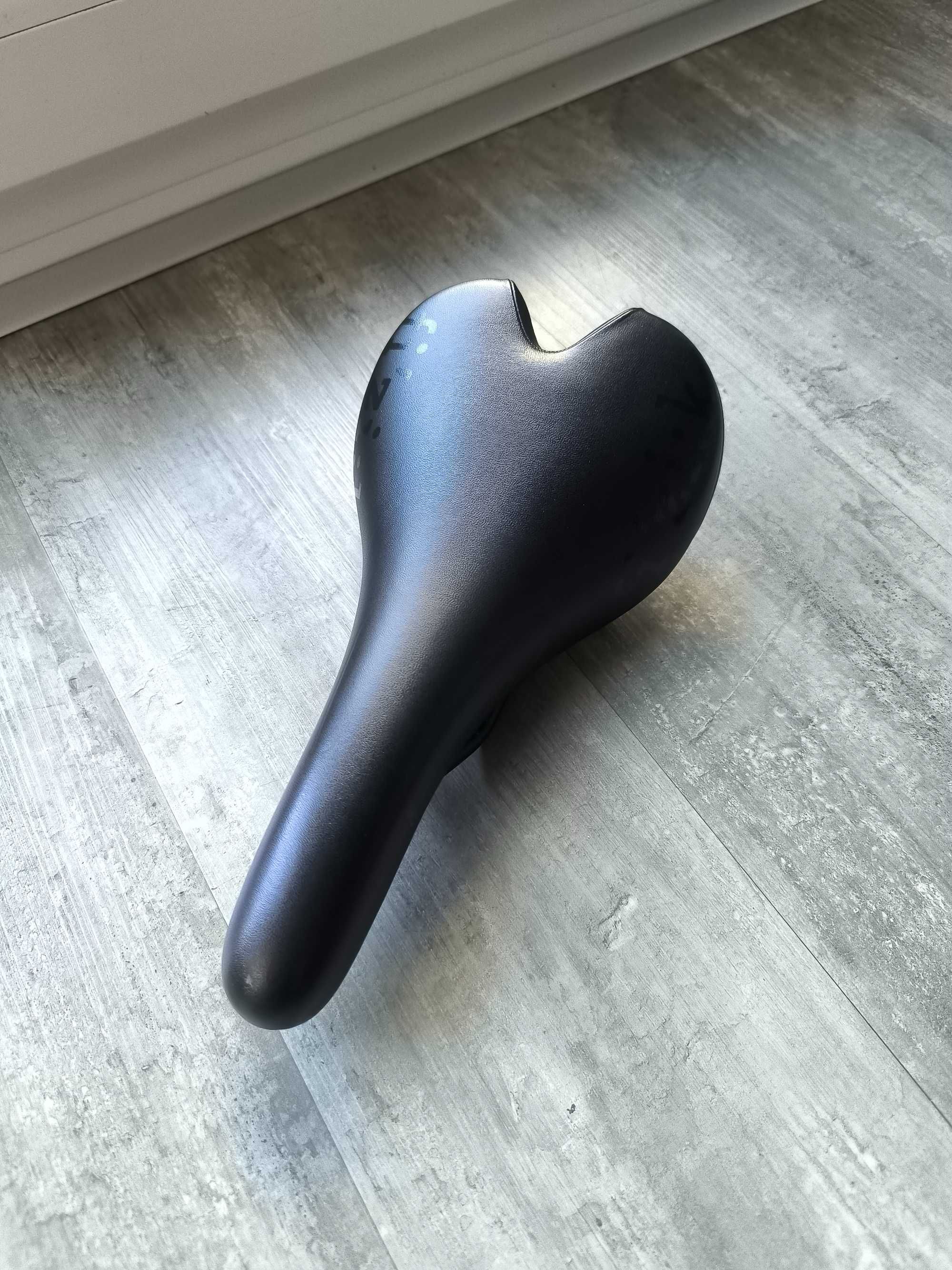 Siodełko rowerowe Fizik 145mm