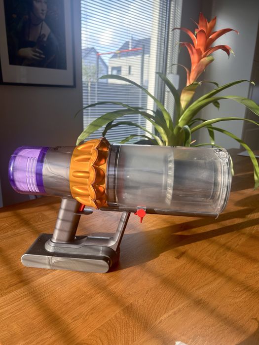 Dyson v15 detected absolute z nowymi szczotkami