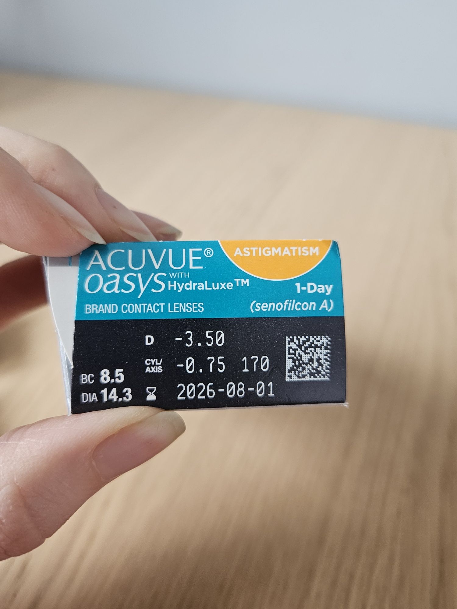 Acuvue oasys for astigmatism -3.5 cyl. -0.75