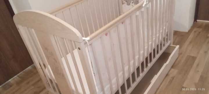 Oddam łóżeczko w dobrym stanie za 250 zł odbiór osobisty