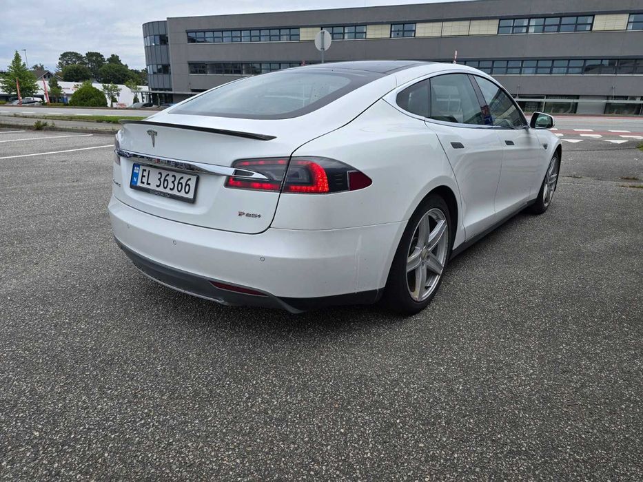 Tesla Model S 2014 P85+ 85кВт
