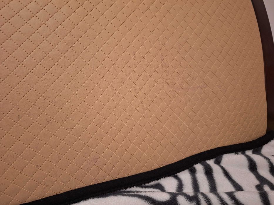 Łoże do sypialni z materacem