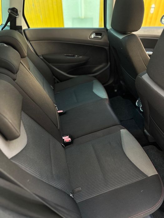 Peugeot 308 1.6 e-Hdi Sportium