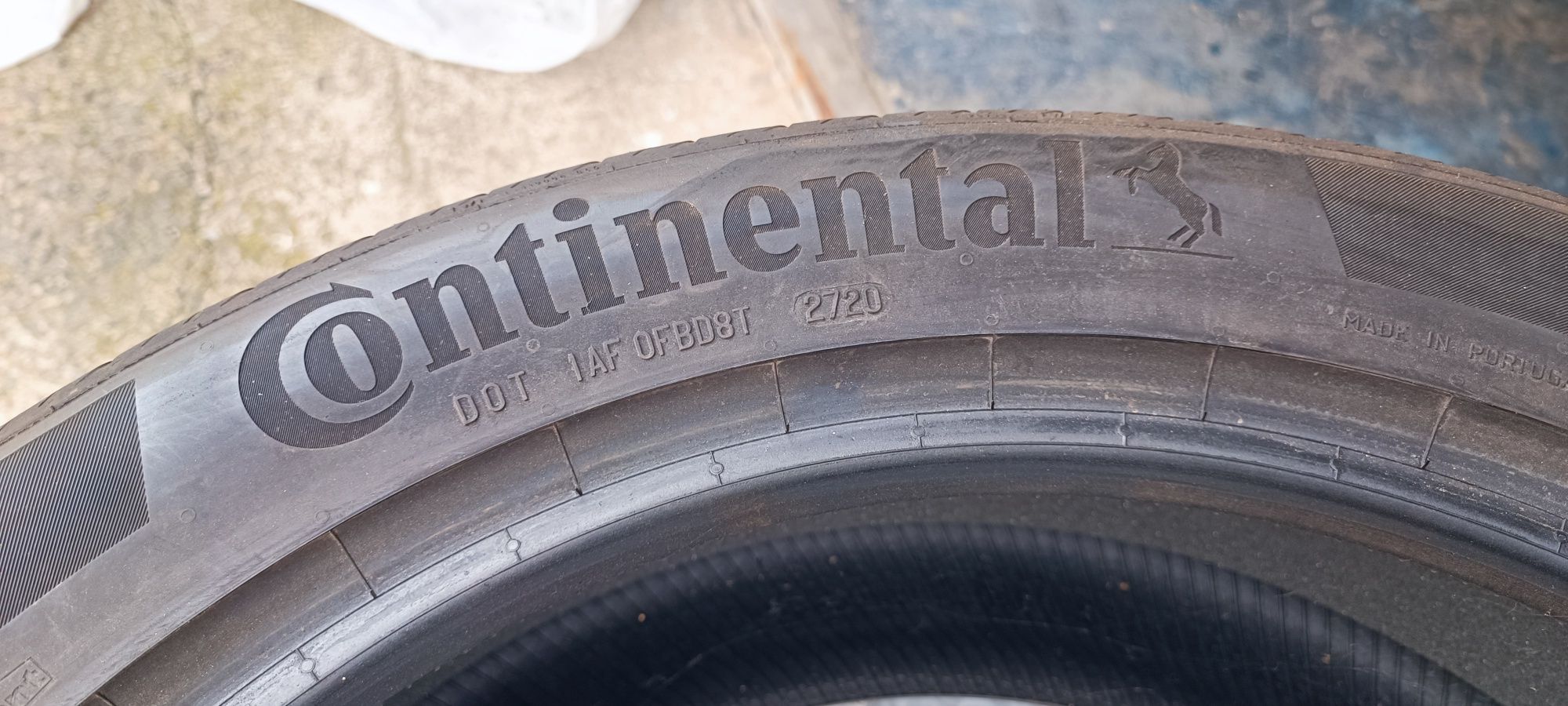 255/45/19 Continental