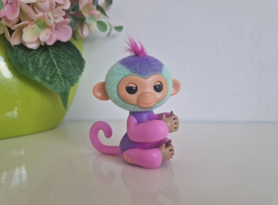Fingerlings Magiczna interaktywna małpka
