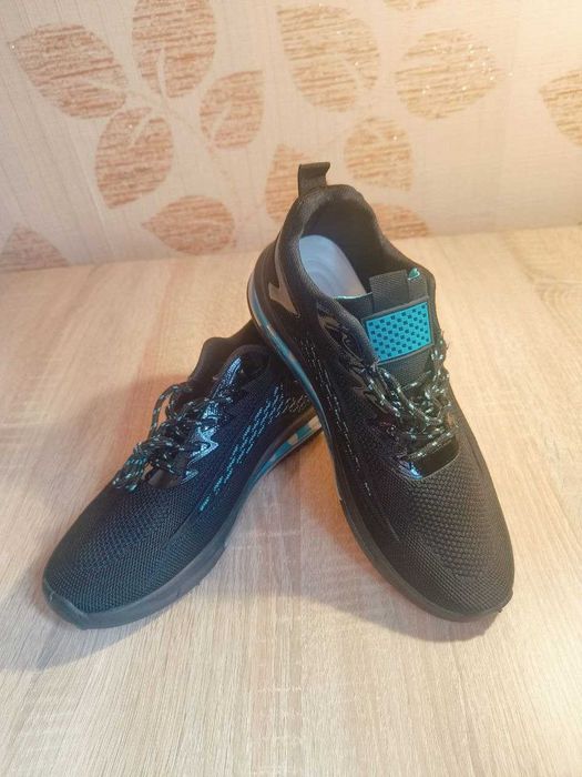 Чоловічі легкі текстильні кросівки